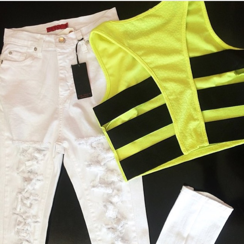 Sale! 🎊 Neo Crop Top *New
